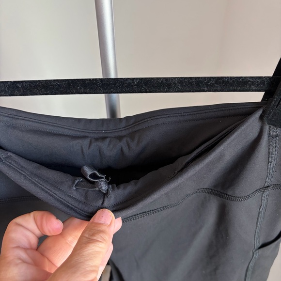 Lululemon All The Right Places Crop II 23" leggings – Size 10 - Picture 4 of 6